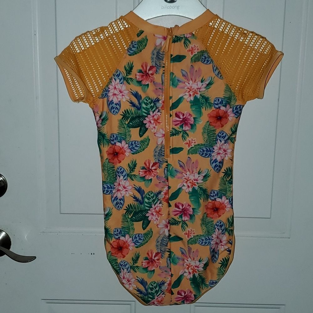 Floral One Poece Rash Guard XL 14/16 - Picture 4 of 8